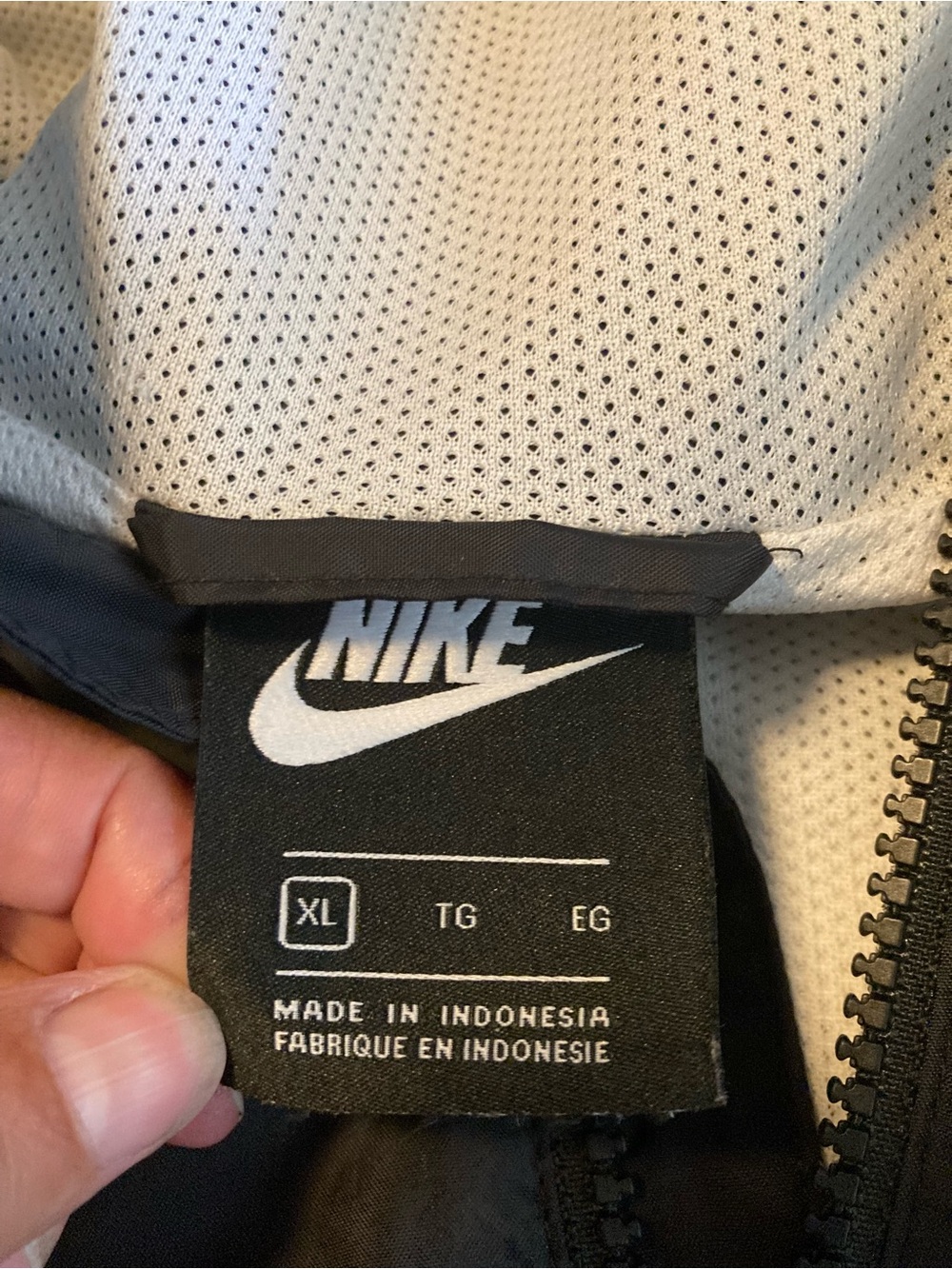 Nike Black & Gray Hooded Graphic Windbreaker with Red Swoosh - Picture 3 of 6